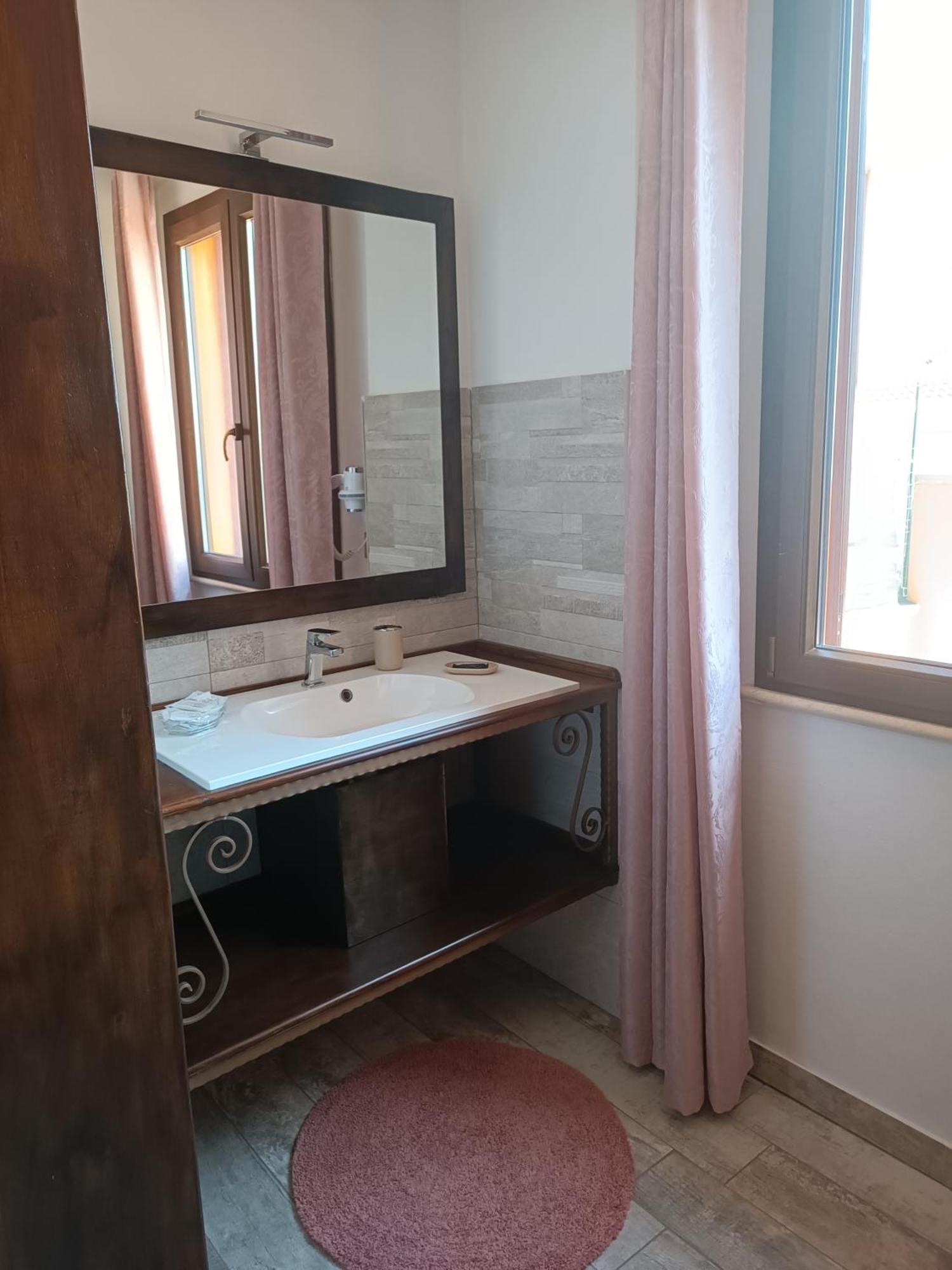 B&B Mamuthones Porto Torres Oda fotoğraf